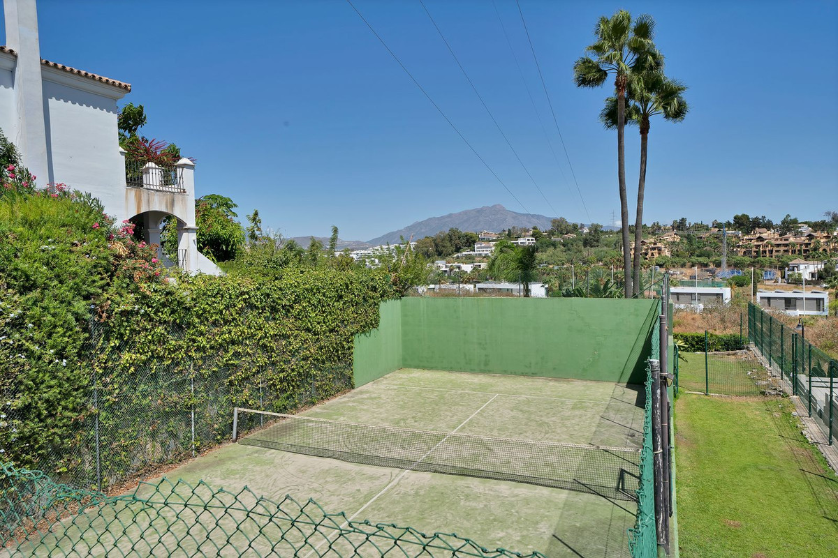 4 Bed Townhouse for sale in Estepona Costa Del Sol, Málaga, Spain