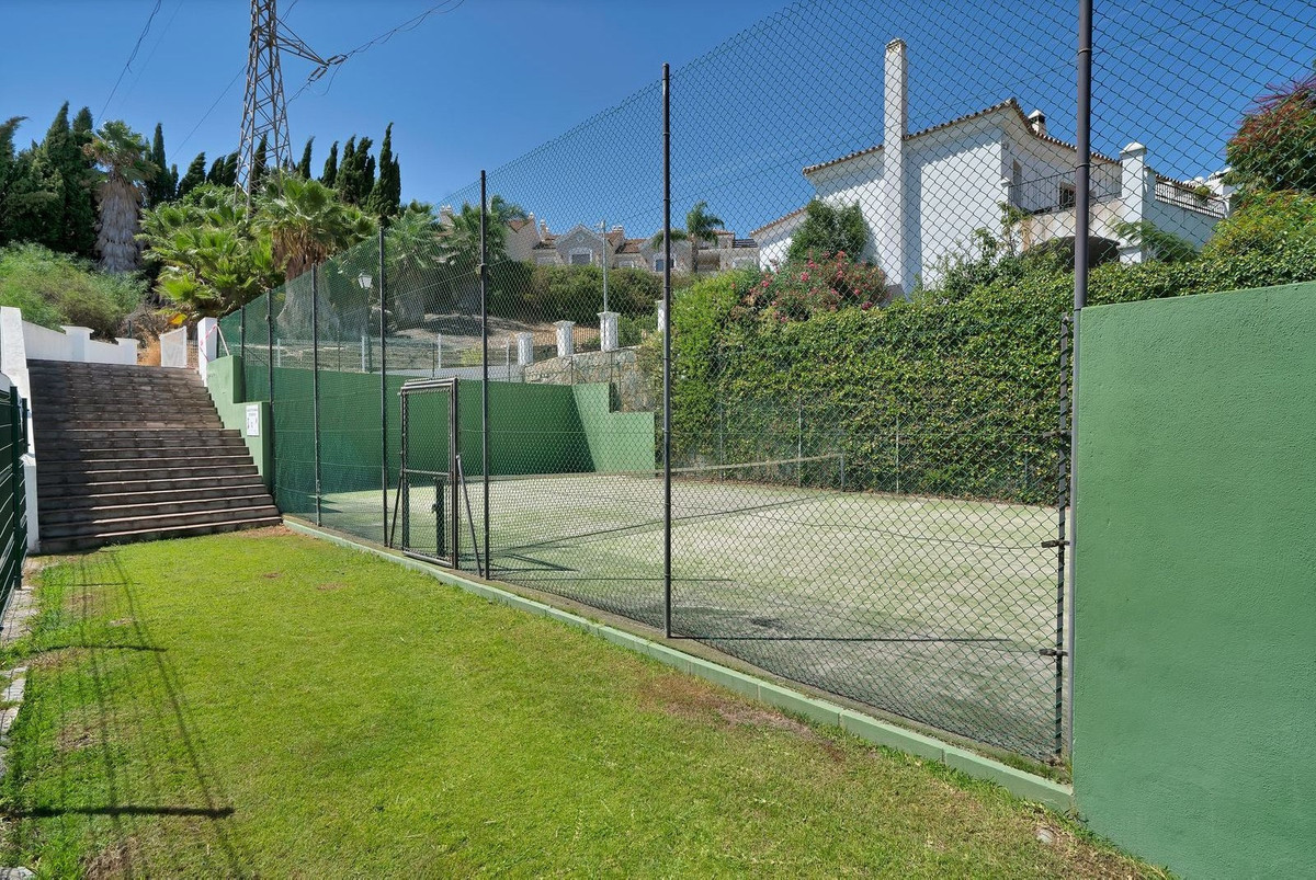 4 Bed Townhouse for sale in Estepona Costa Del Sol, Málaga, Spain