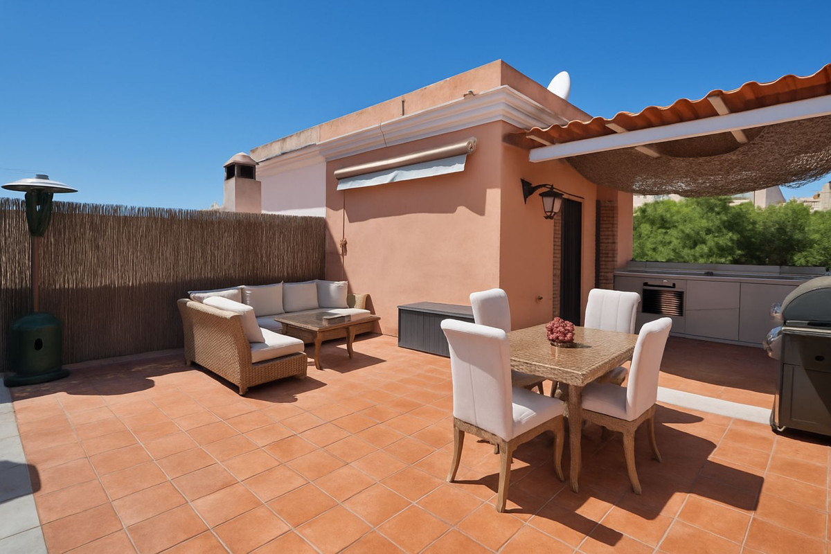 4 Bed Townhouse for sale in Estepona Costa Del Sol, Málaga, Spain
