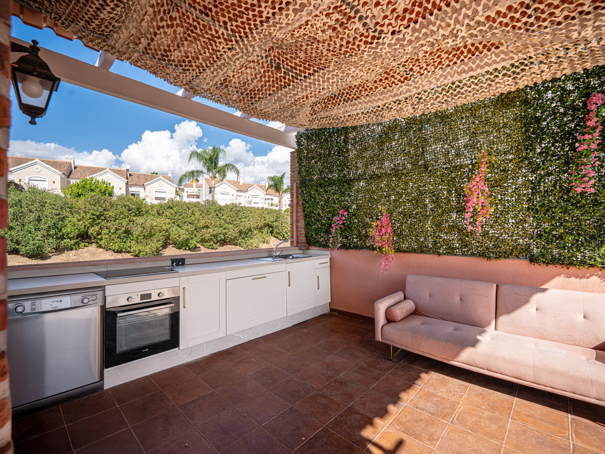 4 Bed Townhouse for sale in Estepona Costa Del Sol, Málaga, Spain