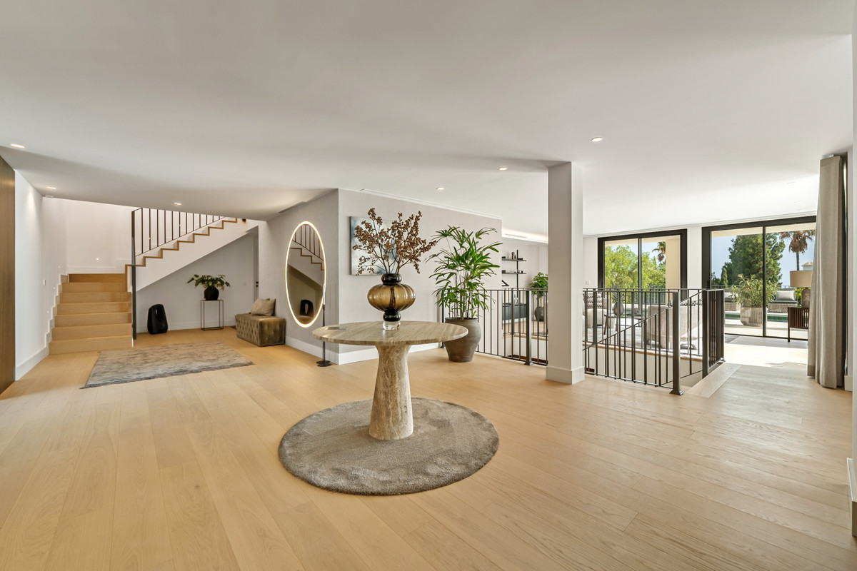 Se vende Villa - Chalet de 5 dormitorios en Costa Del Sol, Málaga, España