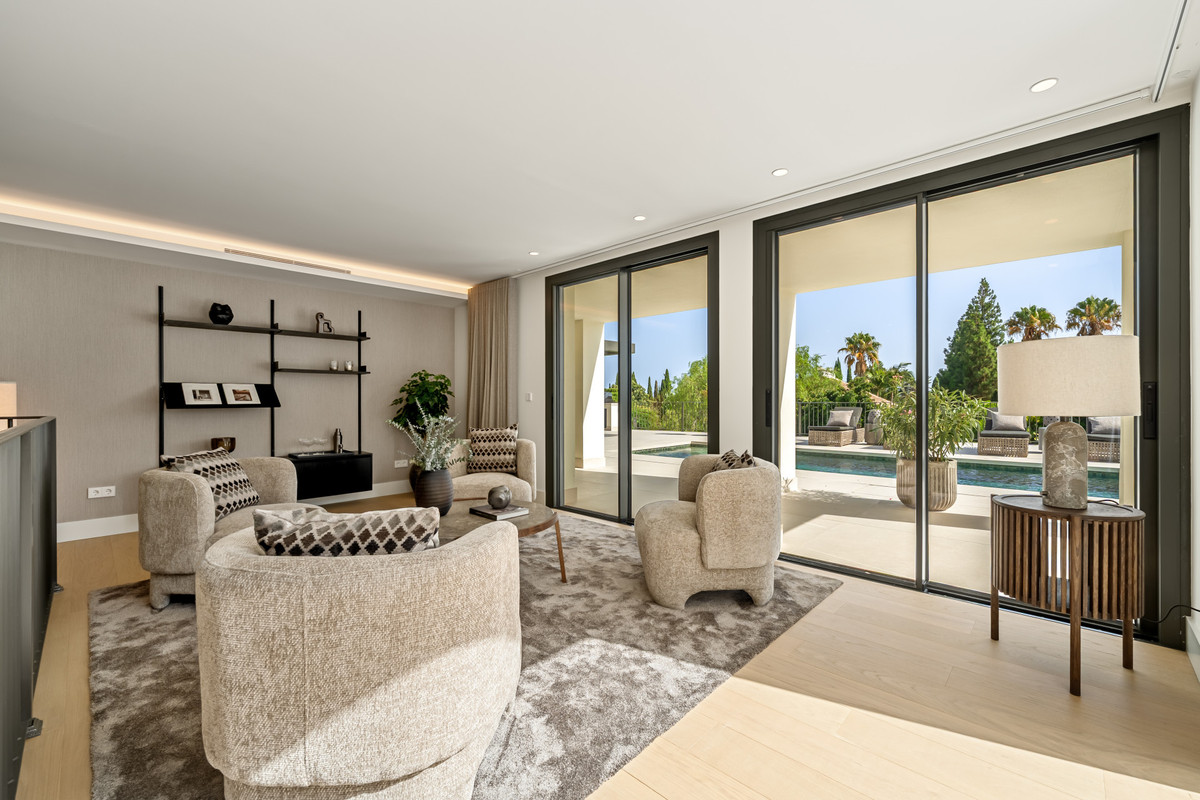 Se vende Villa - Chalet de 5 dormitorios en Costa Del Sol, Málaga, España