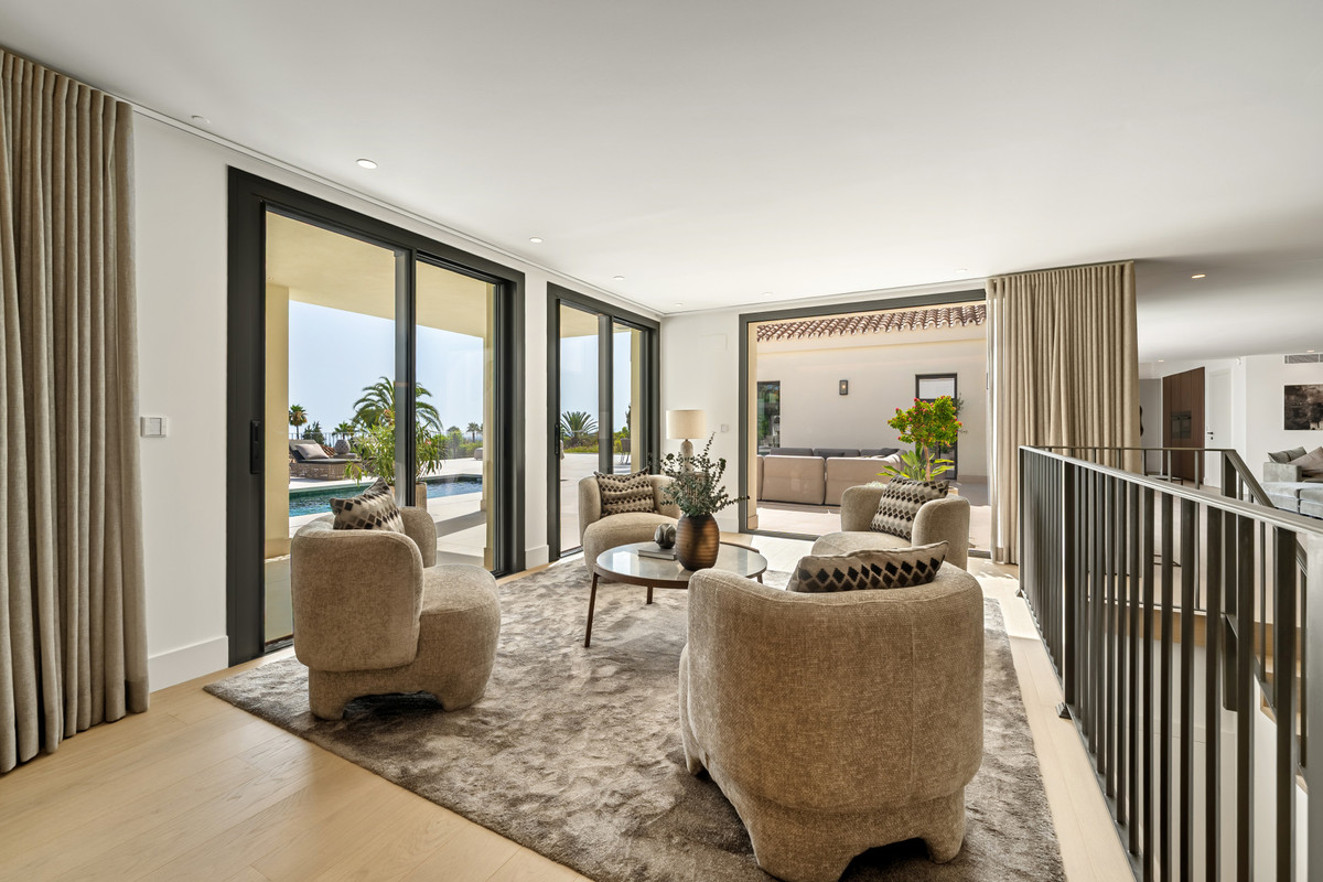 Se vende Villa - Chalet de 5 dormitorios en Costa Del Sol, Málaga, España