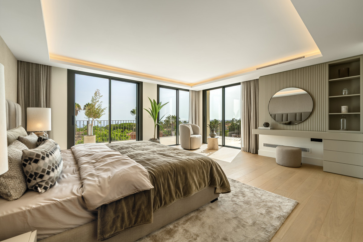 Se vende Villa - Chalet de 5 dormitorios en Costa Del Sol, Málaga, España