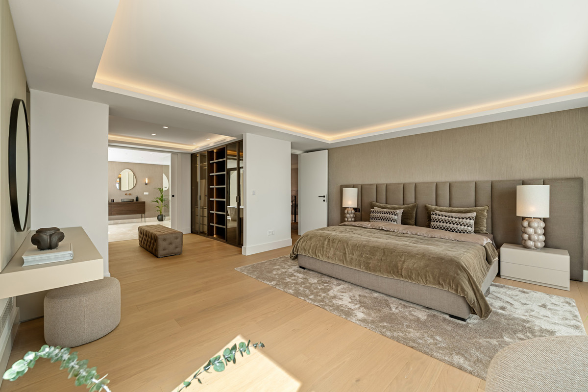 Se vende Villa - Chalet de 5 dormitorios en Costa Del Sol, Málaga, España