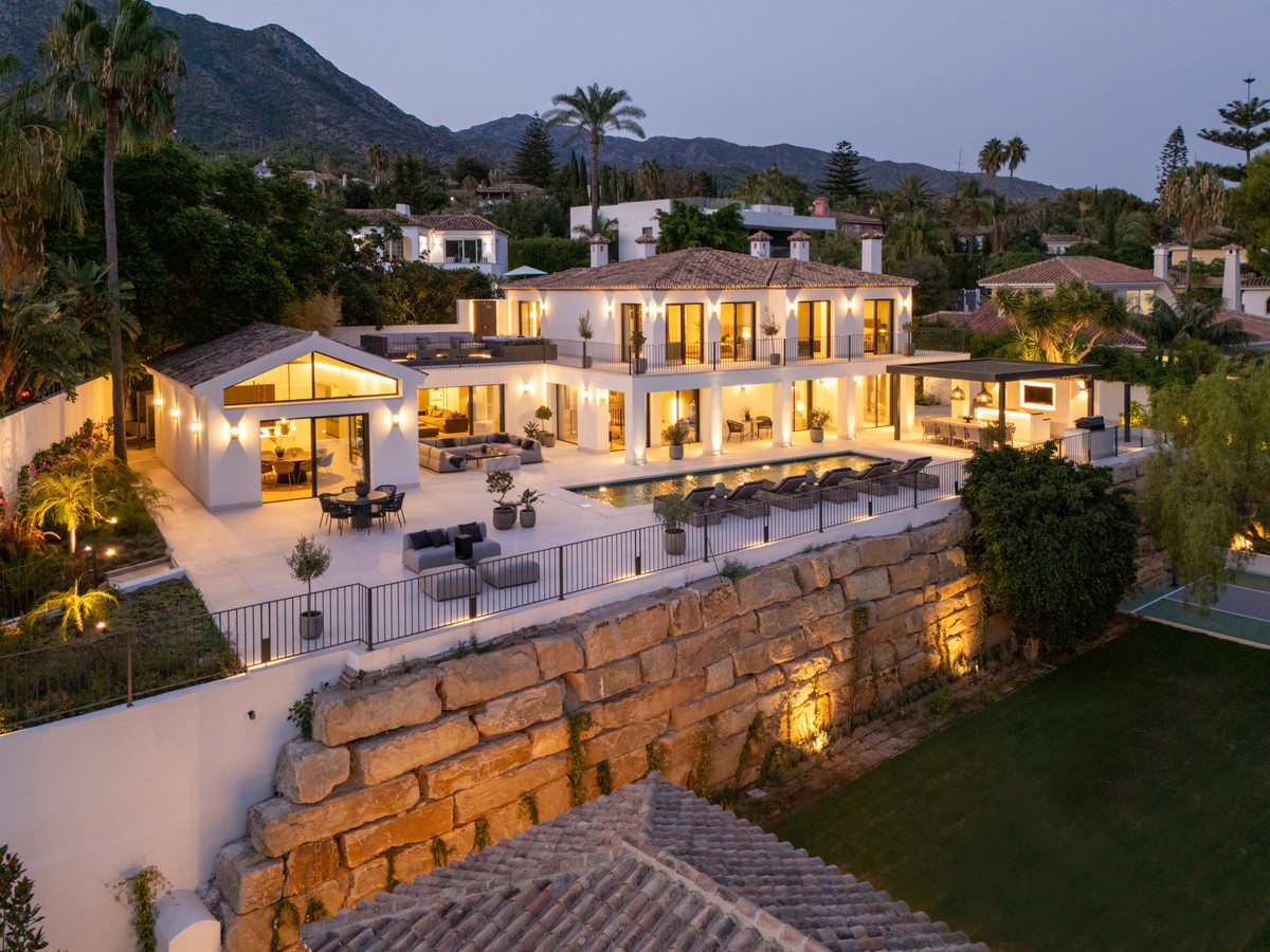 Se vende Villa - Chalet de 5 dormitorios en Costa Del Sol, Málaga, España