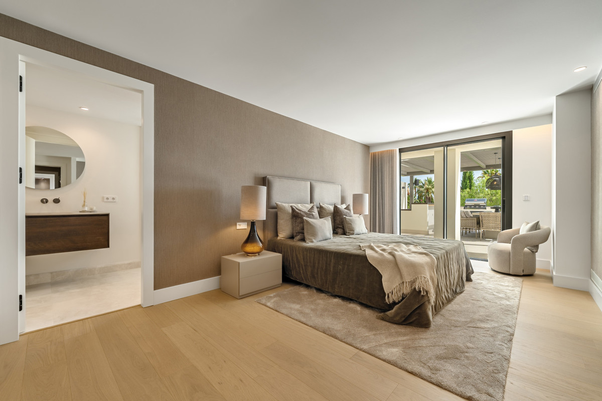Se vende Villa - Chalet de 5 dormitorios en Costa Del Sol, Málaga, España