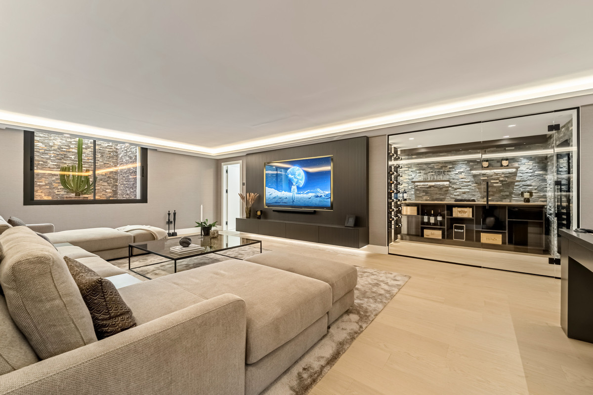 Se vende Villa - Chalet de 5 dormitorios en Costa Del Sol, Málaga, España