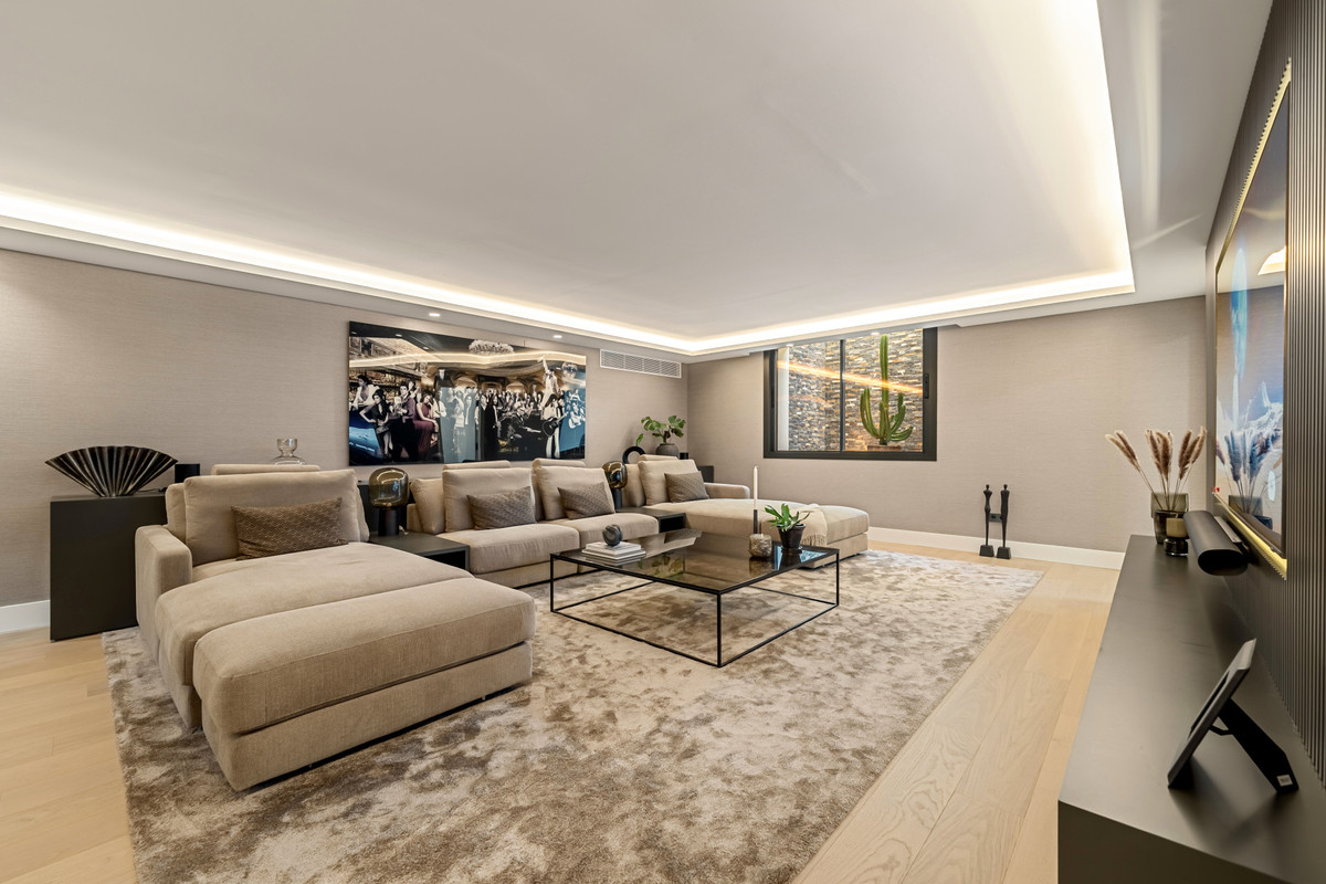 Se vende Villa - Chalet de 5 dormitorios en Costa Del Sol, Málaga, España