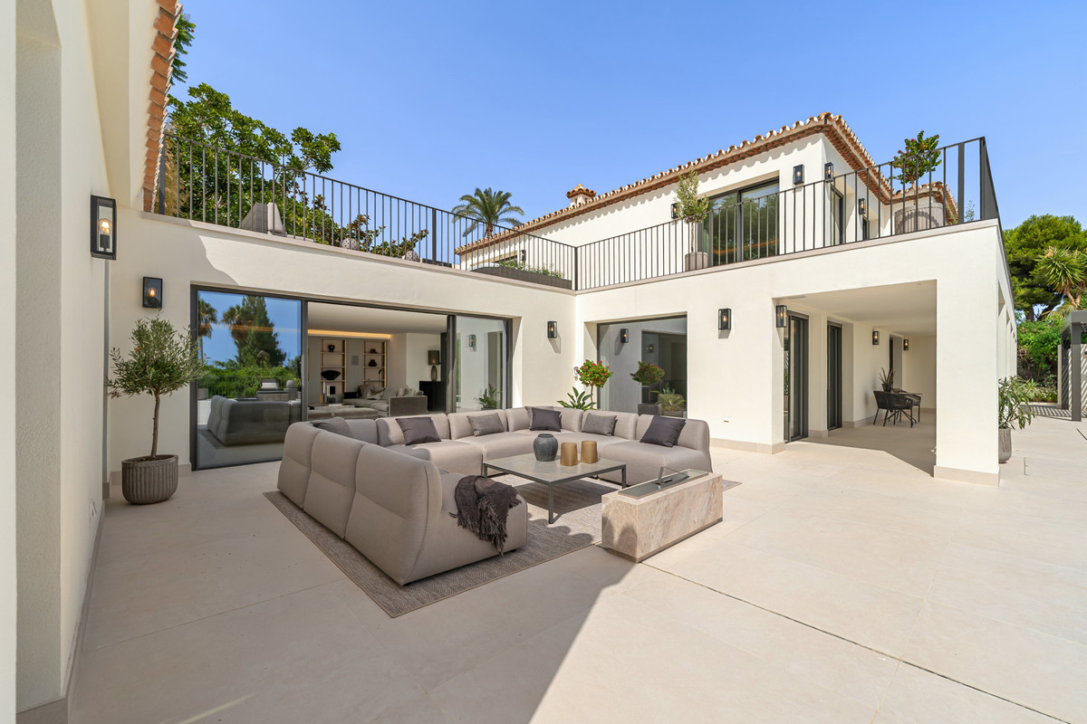 Se vende Villa - Chalet de 5 dormitorios en Costa Del Sol, Málaga, España