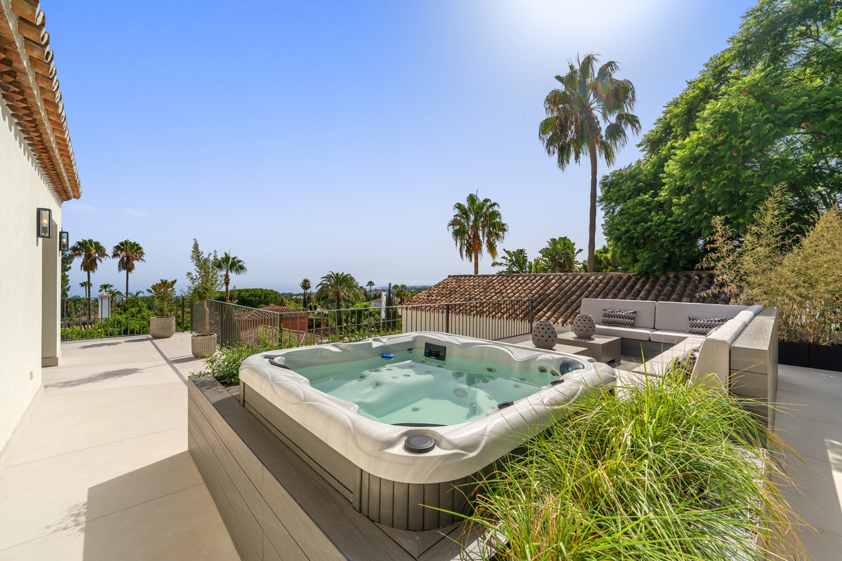 Se vende Villa - Chalet de 5 dormitorios en Costa Del Sol, Málaga, España