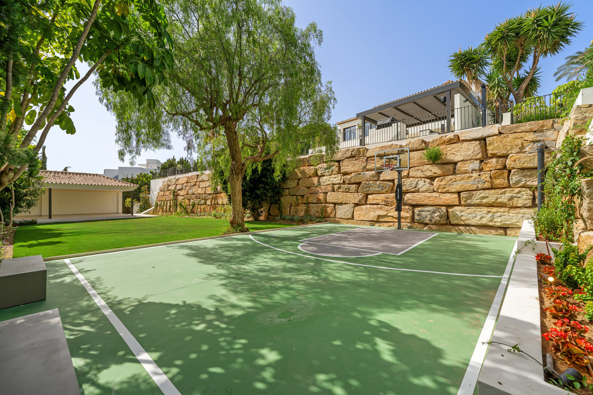Se vende Villa - Chalet de 5 dormitorios en Costa Del Sol, Málaga, España