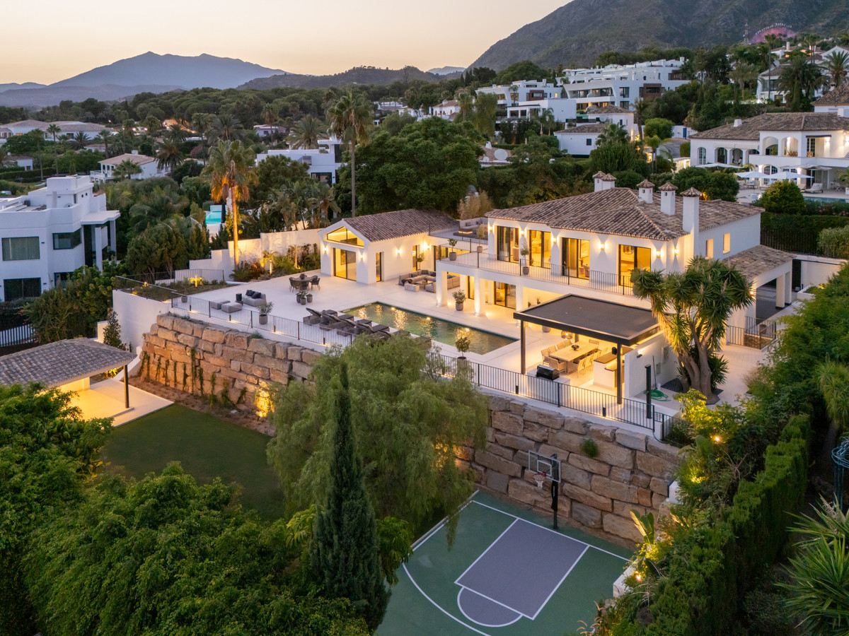 Se vende Villa - Chalet de 5 dormitorios en Costa Del Sol, Málaga, España