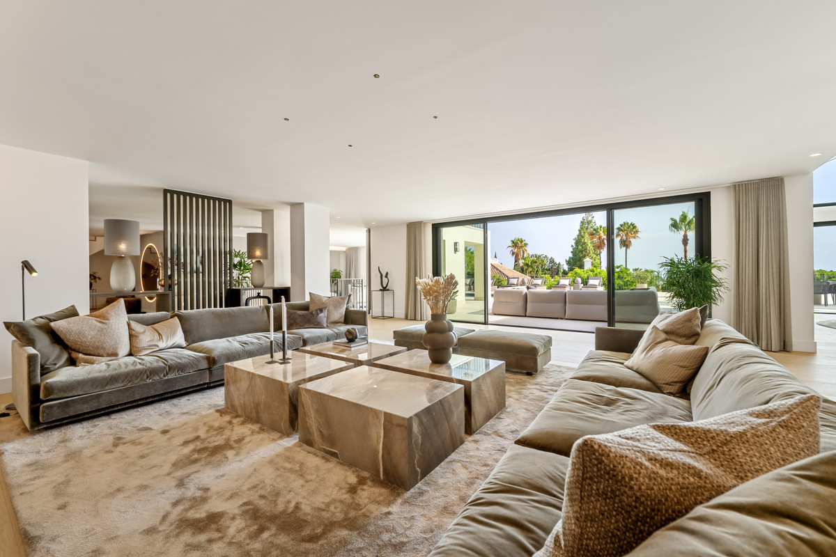 Se vende Villa - Chalet de 5 dormitorios en Costa Del Sol, Málaga, España