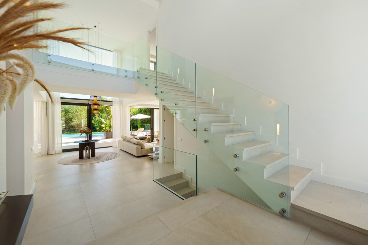 Se vende Villa - Chalet de 6 dormitorios en Costa Del Sol, Málaga, España