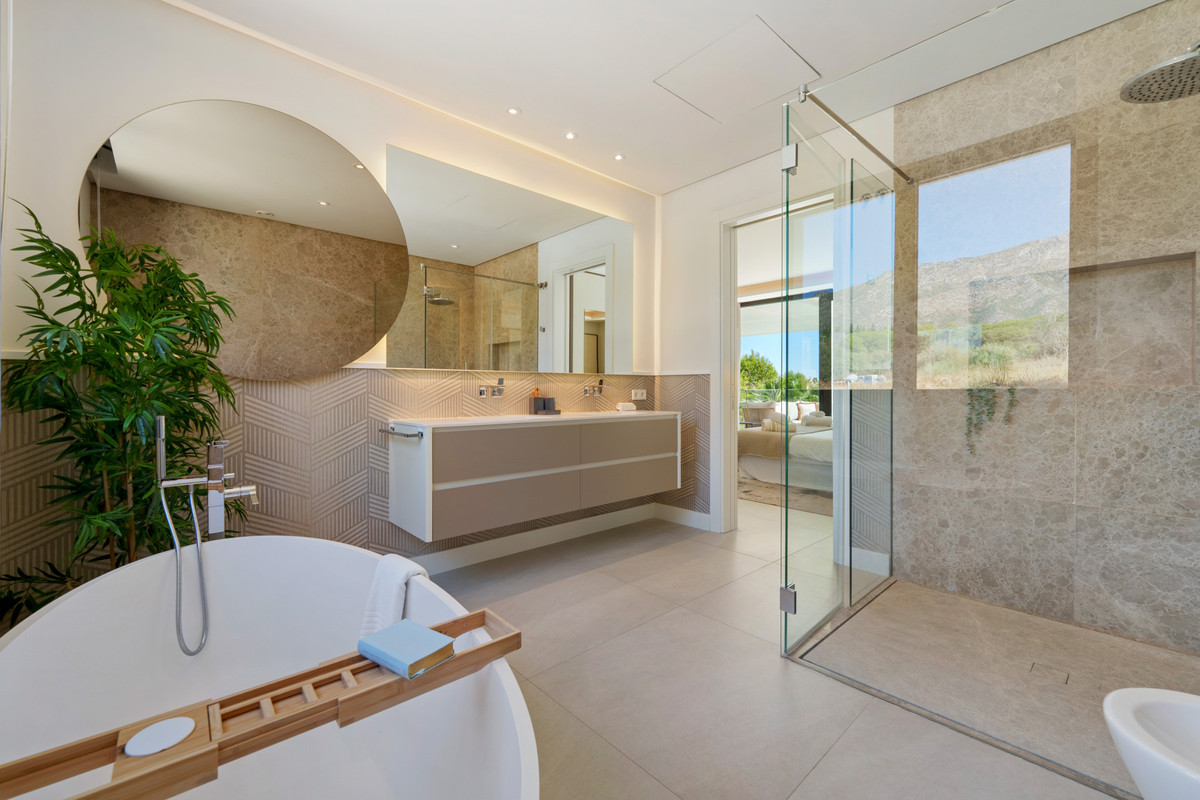 Se vende Villa - Chalet de 6 dormitorios en Costa Del Sol, Málaga, España