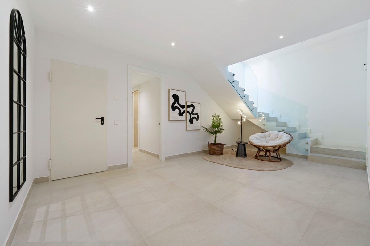 Se vende Villa - Chalet de 6 dormitorios en Costa Del Sol, Málaga, España