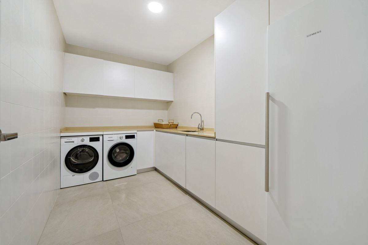 Se vende Villa - Chalet de 6 dormitorios en Costa Del Sol, Málaga, España
