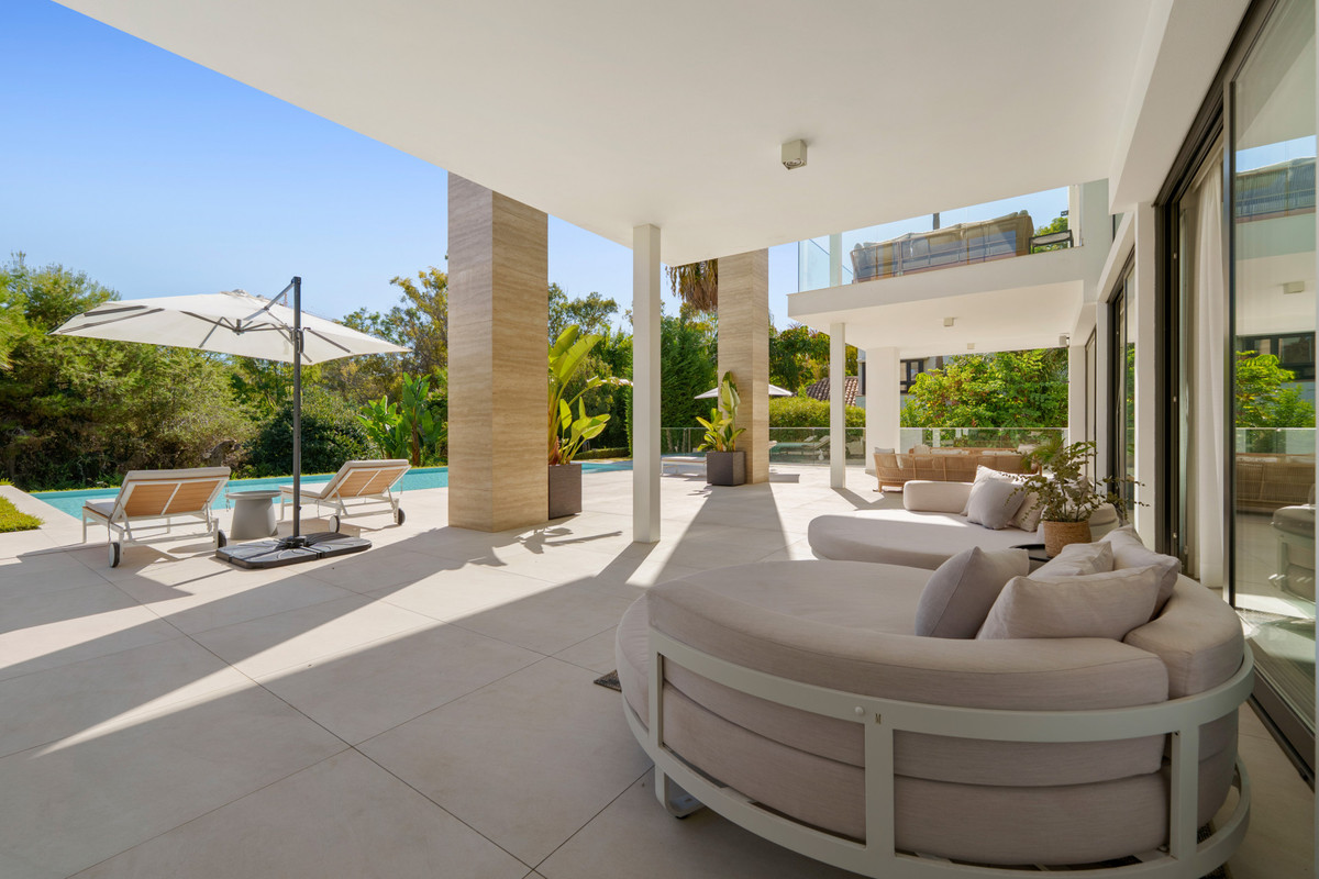 Se vende Villa - Chalet de 6 dormitorios en Costa Del Sol, Málaga, España