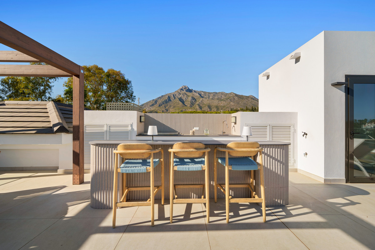 Se vende Villa - Chalet de 6 dormitorios en Costa Del Sol, Málaga, España