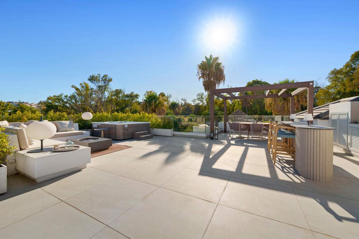 Se vende Villa - Chalet de 6 dormitorios en Costa Del Sol, Málaga, España