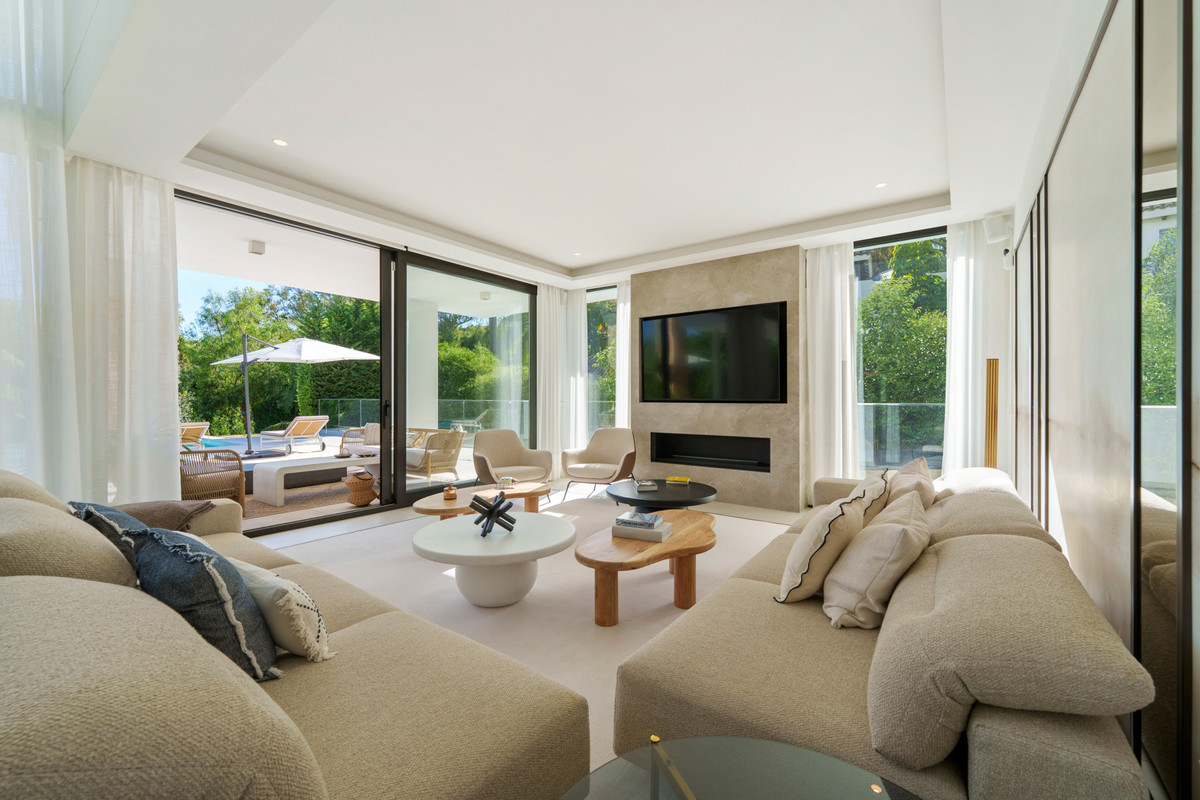 Se vende Villa - Chalet de 6 dormitorios en Costa Del Sol, Málaga, España