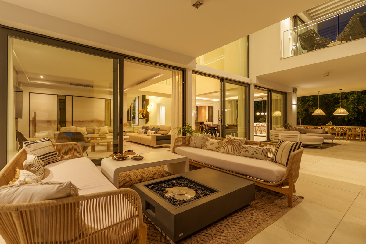 Se vende Villa - Chalet de 6 dormitorios en Costa Del Sol, Málaga, España