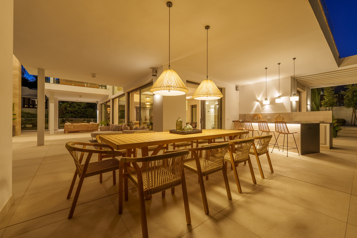 Se vende Villa - Chalet de 6 dormitorios en Costa Del Sol, Málaga, España