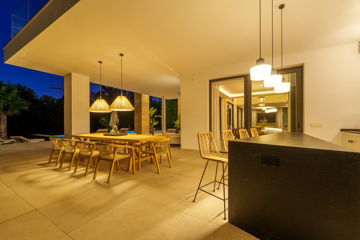 Se vende Villa - Chalet de 6 dormitorios en Costa Del Sol, Málaga, España
