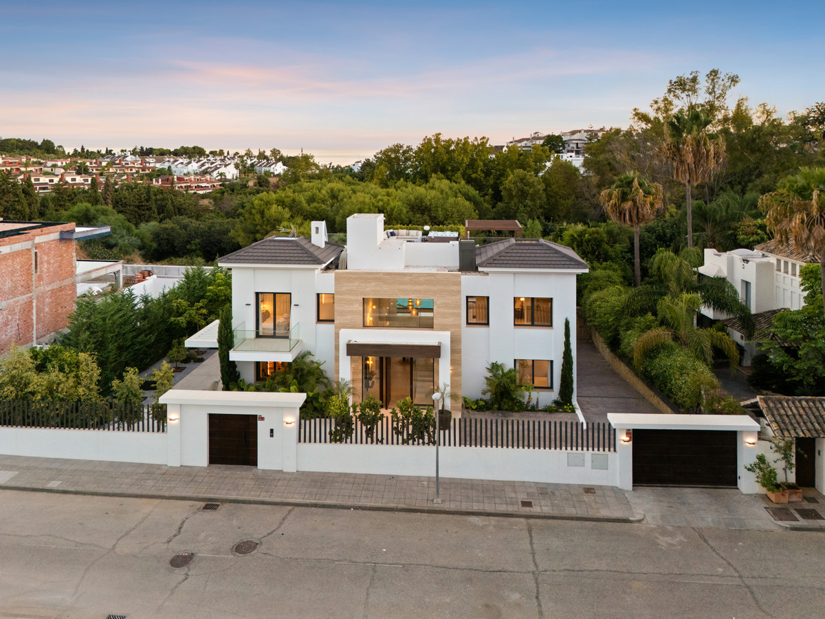 Se vende Villa - Chalet de 6 dormitorios en Costa Del Sol, Málaga, España