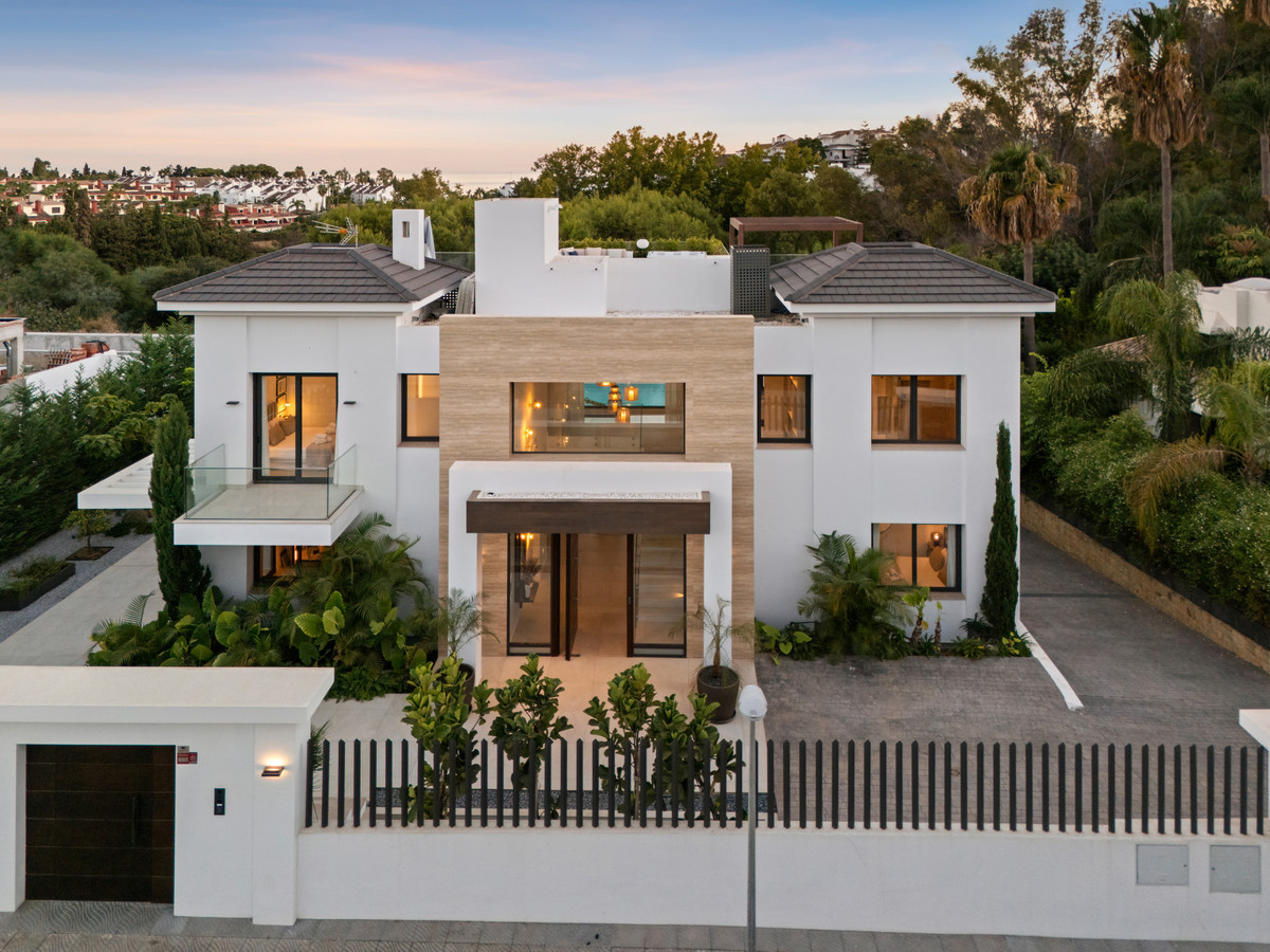 Se vende Villa - Chalet de 6 dormitorios en Costa Del Sol, Málaga, España