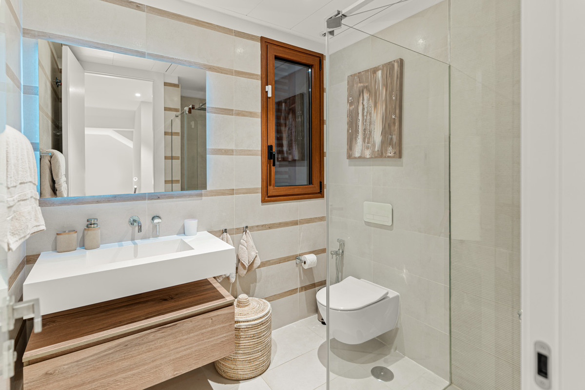 Se vende Pareada de 4 dormitorios en Costa Del Sol, Málaga, España