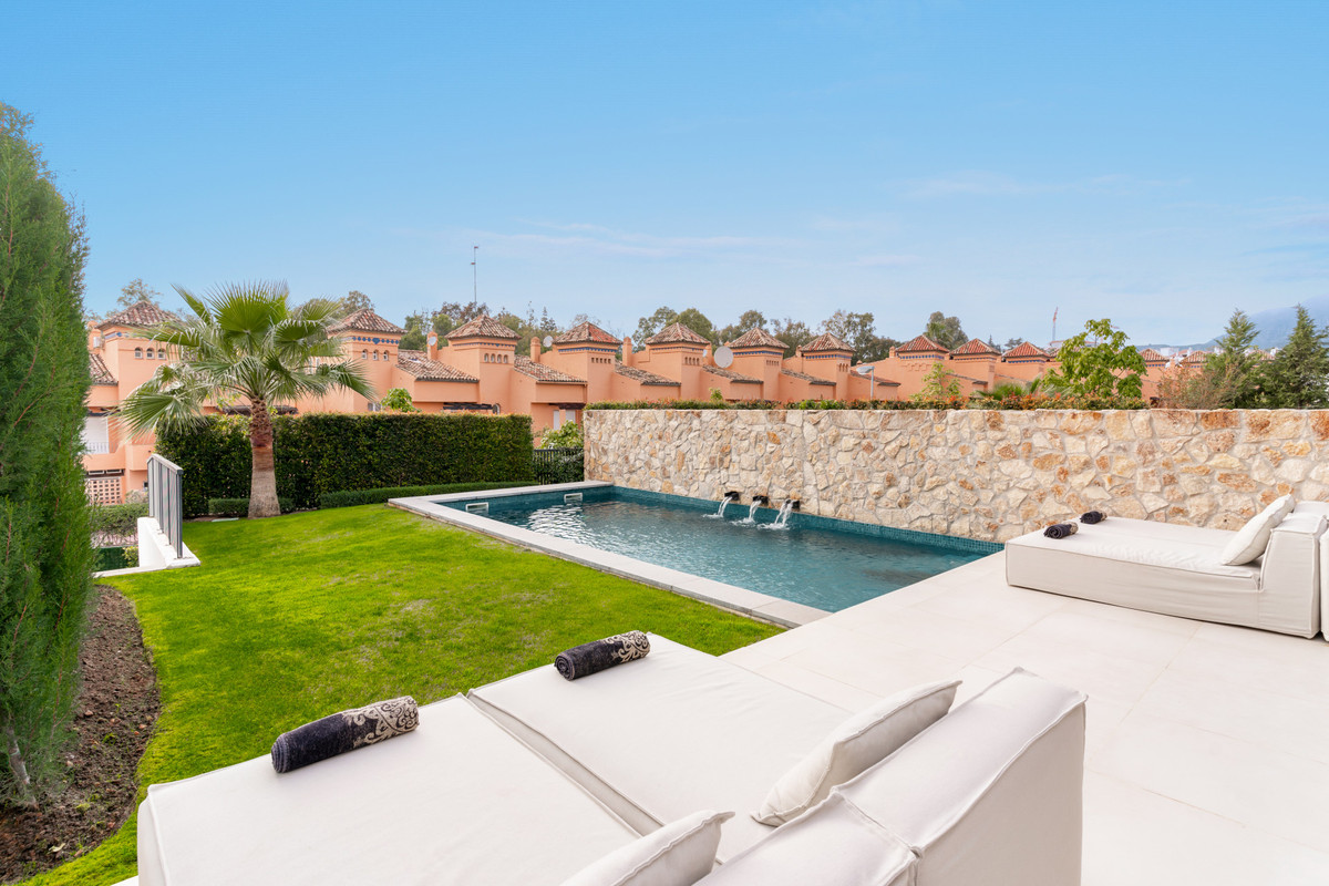 Se vende Pareada de 4 dormitorios en Costa Del Sol, Málaga, España