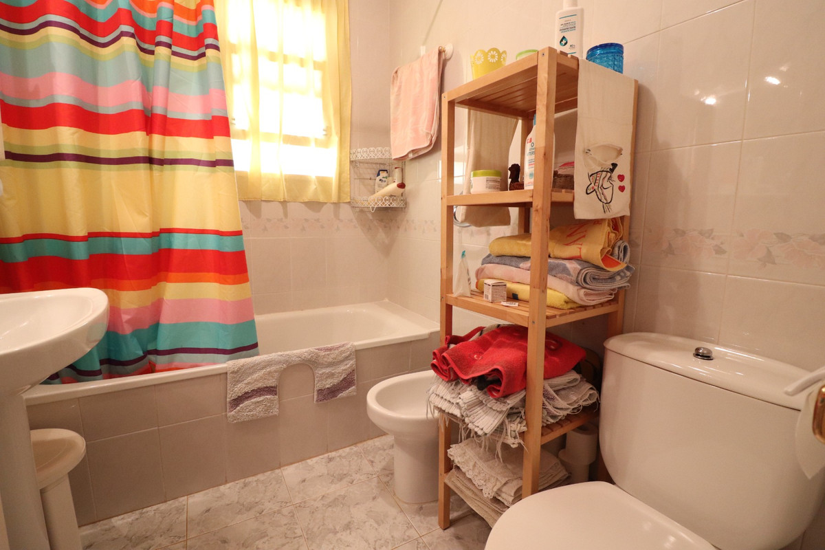 Se vende Apartamento Planta Baja de 2 dormitorios en Costa Blanca, Alicante, España