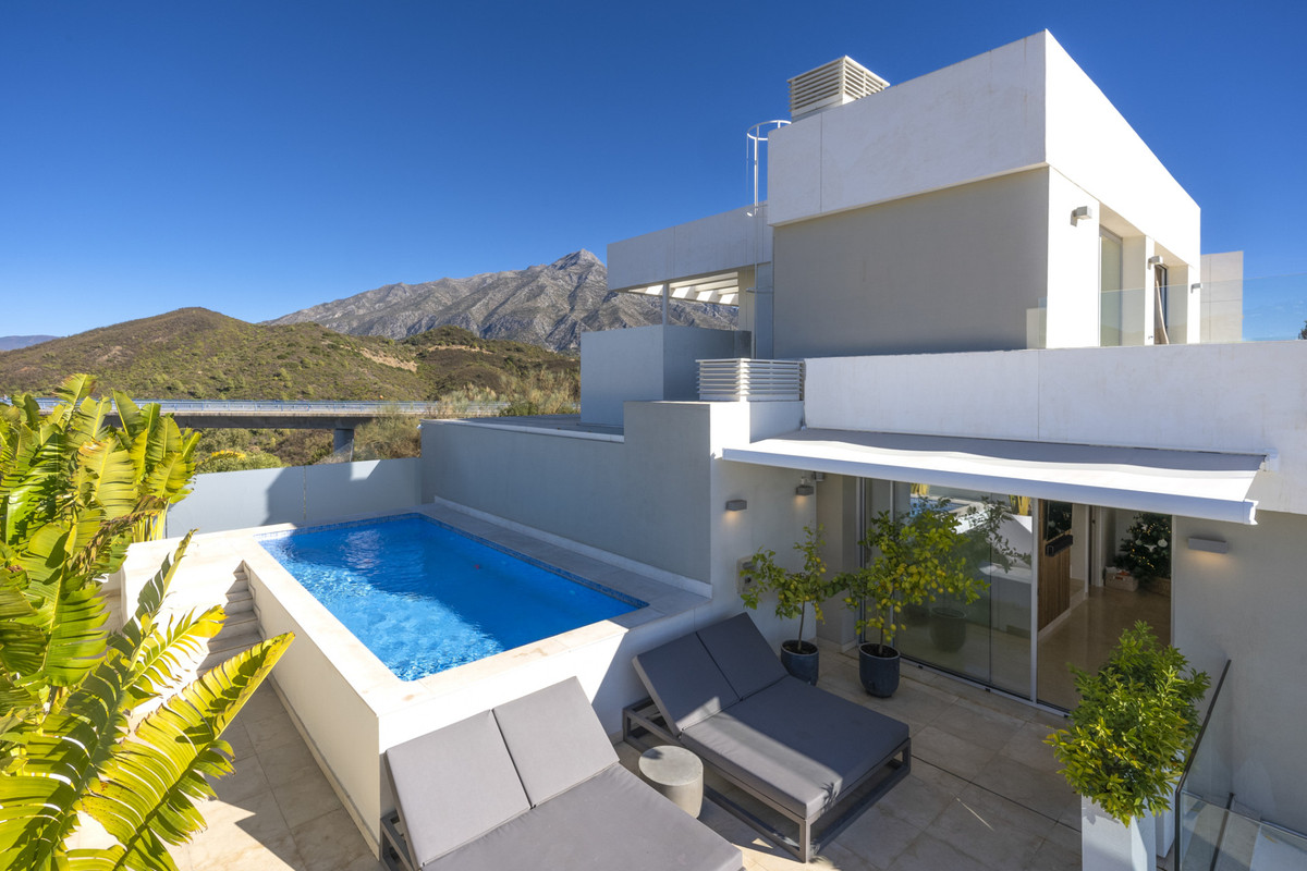 3 Bed Apartment for sale in Nueva Andalucía Costa Del Sol, Málaga, Spain