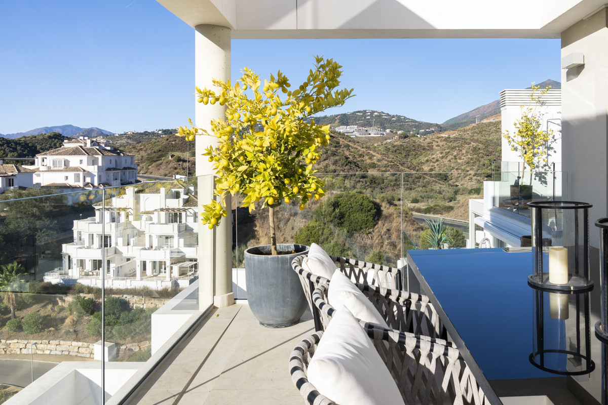 3 Bed Apartment for sale in Nueva Andalucía Costa Del Sol, Málaga, Spain