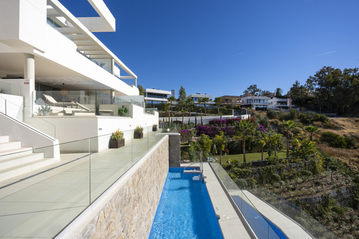 3 Bed Apartment for sale in Nueva Andalucía Costa Del Sol, Málaga, Spain
