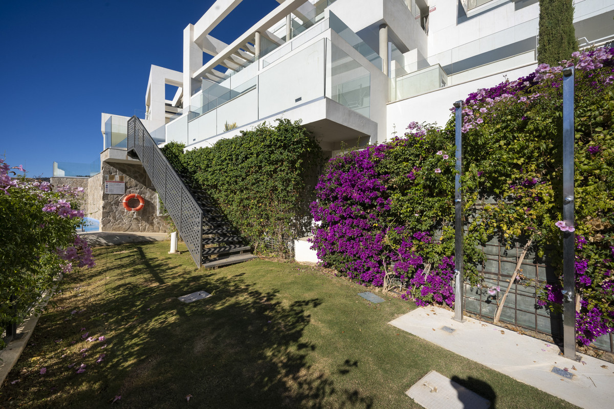 3 Bed Apartment for sale in Nueva Andalucía Costa Del Sol, Málaga, Spain