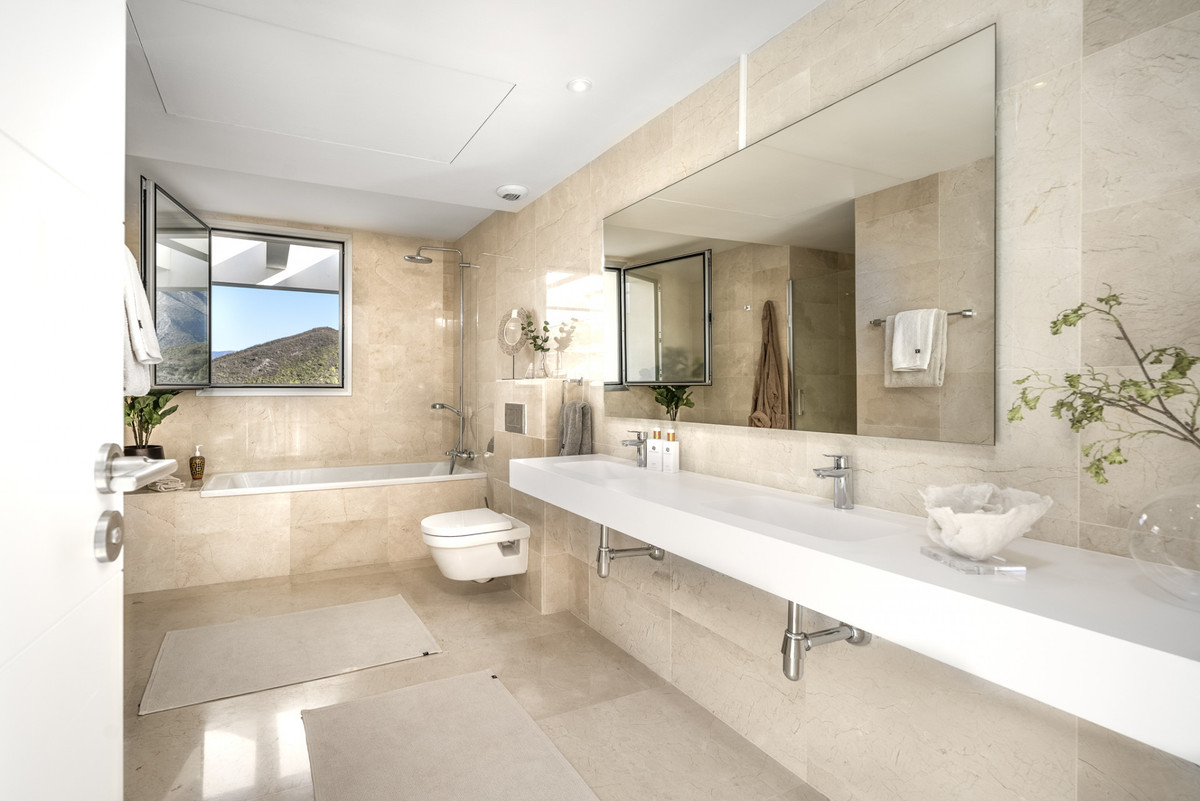 3 Bed Apartment for sale in Nueva Andalucía Costa Del Sol, Málaga, Spain