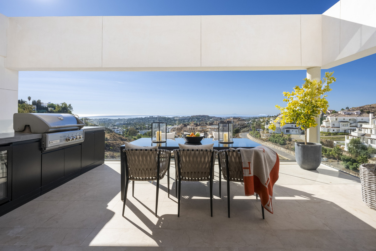 3 Bed Apartment for sale in Nueva Andalucía Costa Del Sol, Málaga, Spain