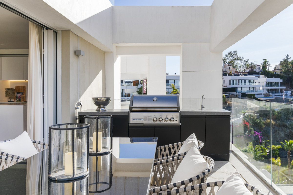 3 Bed Apartment for sale in Nueva Andalucía Costa Del Sol, Málaga, Spain