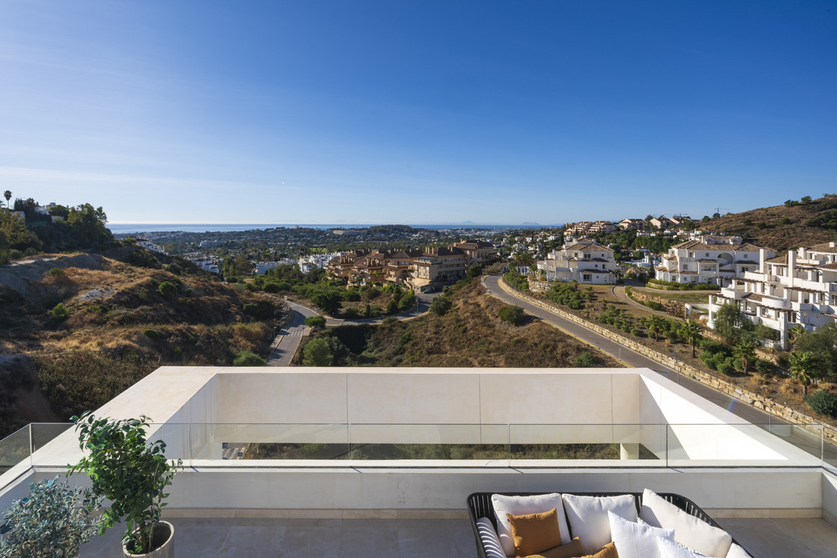 3 Bed Apartment for sale in Nueva Andalucía Costa Del Sol, Málaga, Spain