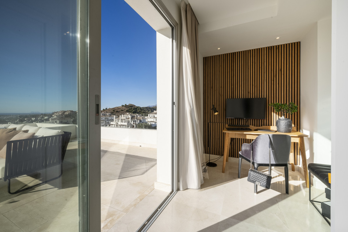 3 Bed Apartment for sale in Nueva Andalucía Costa Del Sol, Málaga, Spain