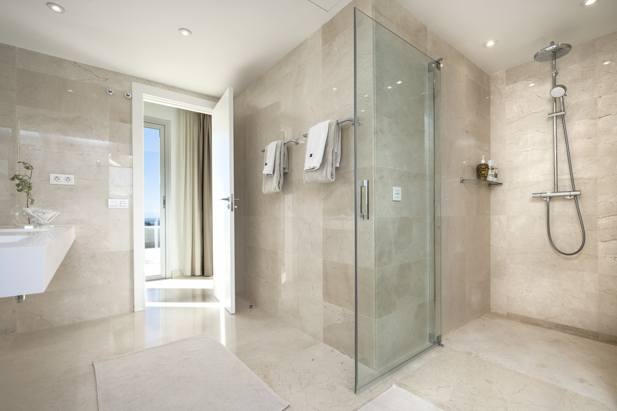 3 Bed Apartment for sale in Nueva Andalucía Costa Del Sol, Málaga, Spain