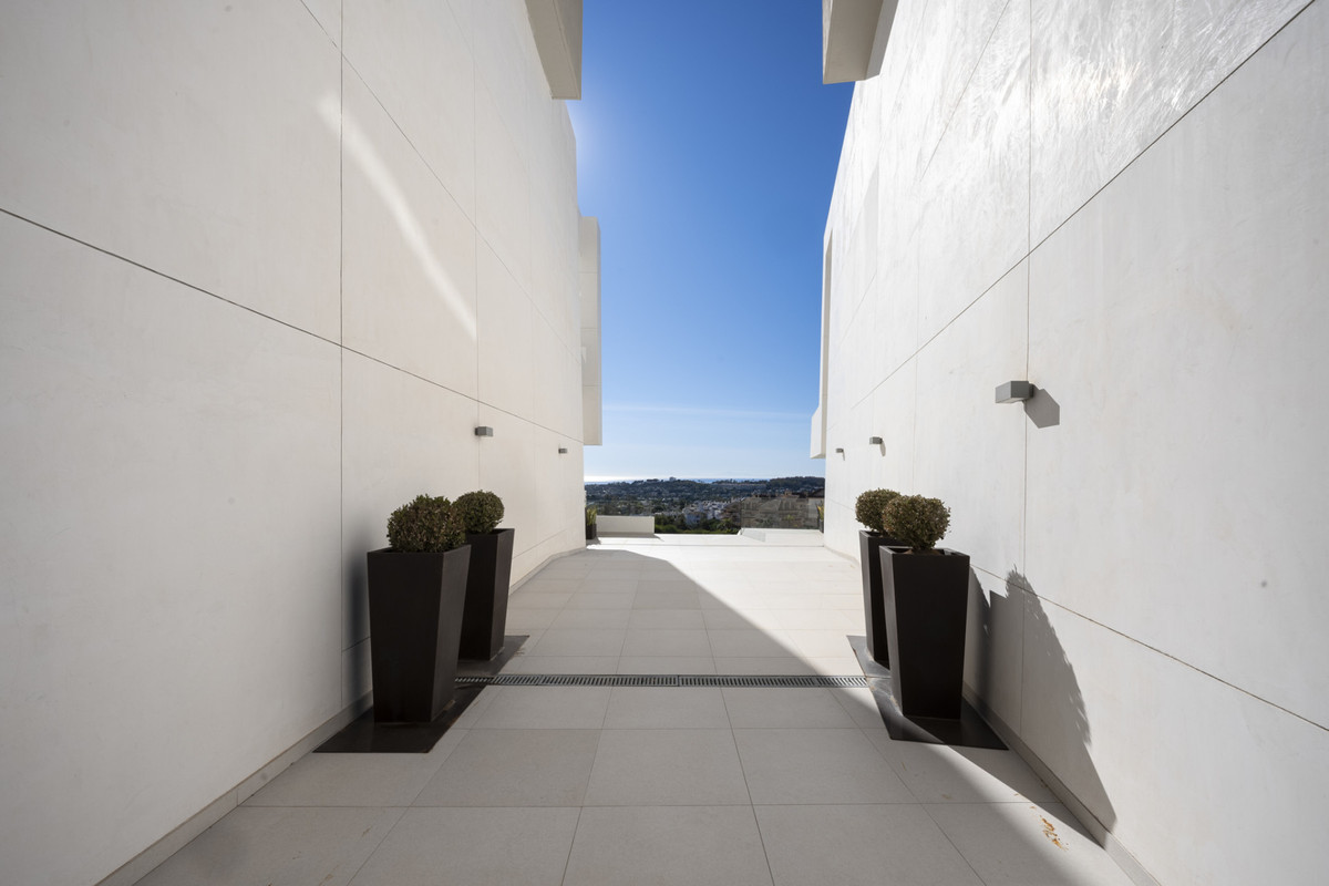 3 Bed Apartment for sale in Nueva Andalucía Costa Del Sol, Málaga, Spain