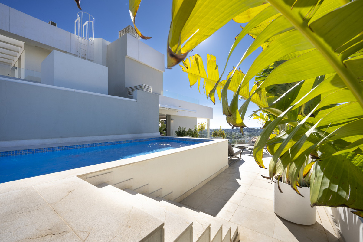 3 Bed Apartment for sale in Nueva Andalucía Costa Del Sol, Málaga, Spain