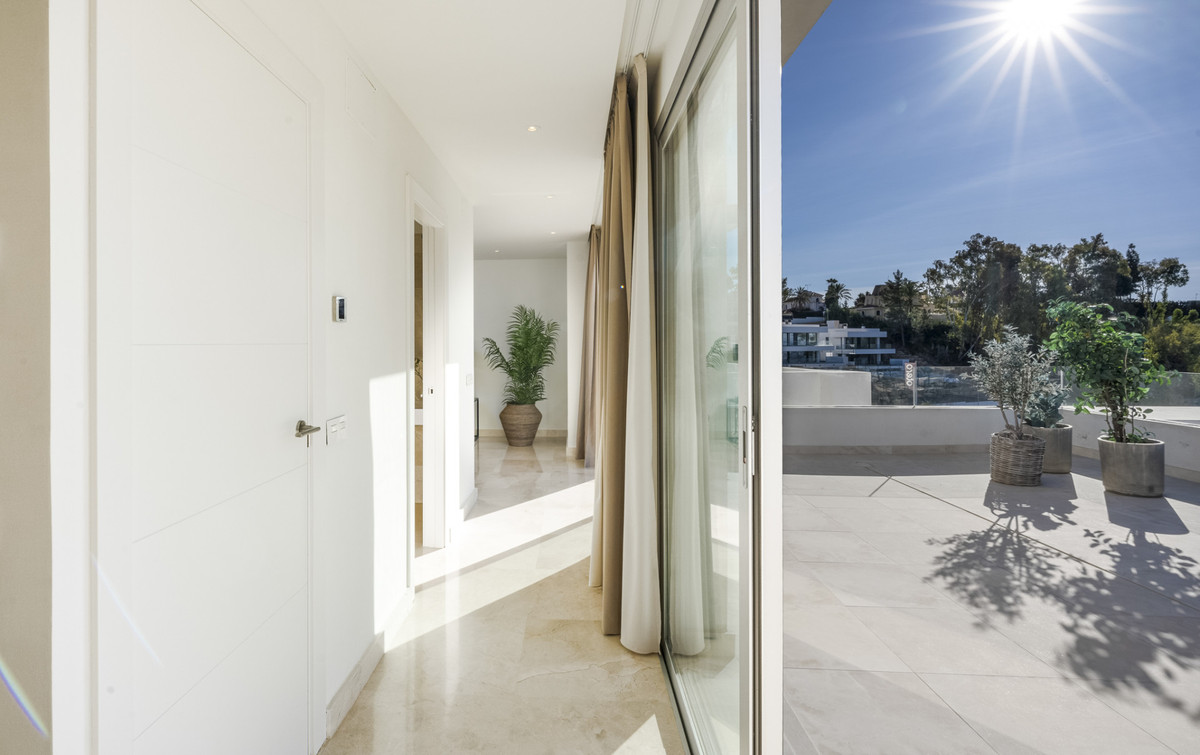 3 Bed Apartment for sale in Nueva Andalucía Costa Del Sol, Málaga, Spain