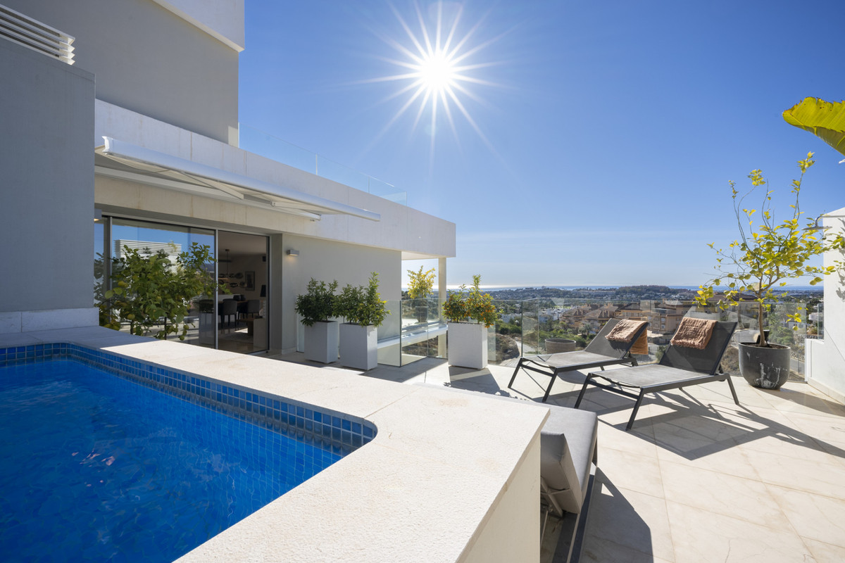 3 Bed Apartment for sale in Nueva Andalucía Costa Del Sol, Málaga, Spain