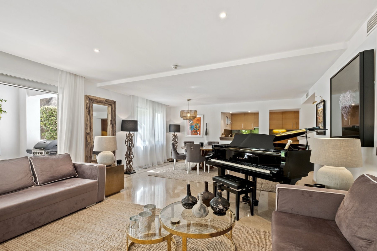 2 Bed Apartment for sale in Marbella Costa Del Sol, Málaga, Spain