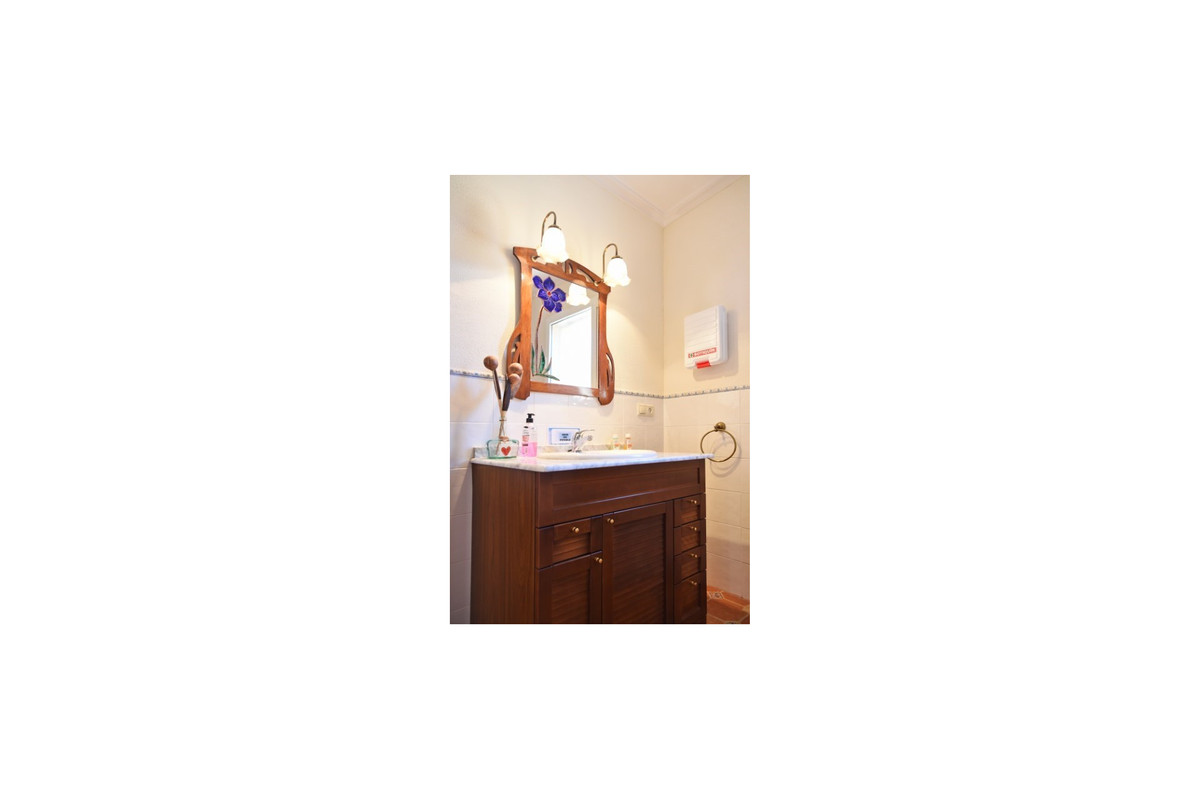 4 Bed Townhouse for sale in Pinoso Costa Blanca, Alicante, Spain
